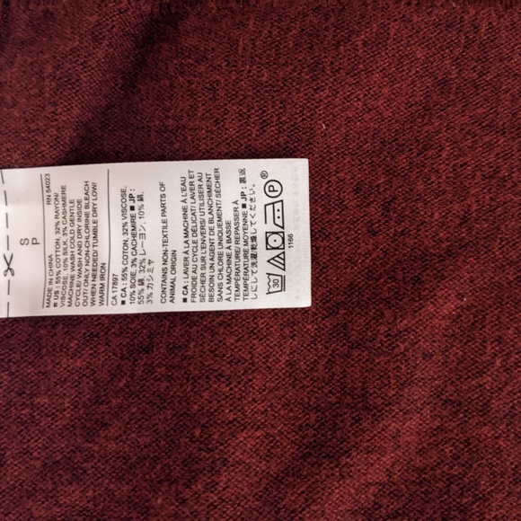 Banana Republic Premium Luxe Yarn Maroon Crewneck Sweater - Picture 3 of 7